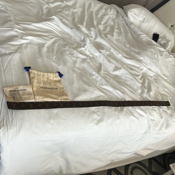 Authentic reversible Louis Vuitton Monogram belt - Picture 3 of 3